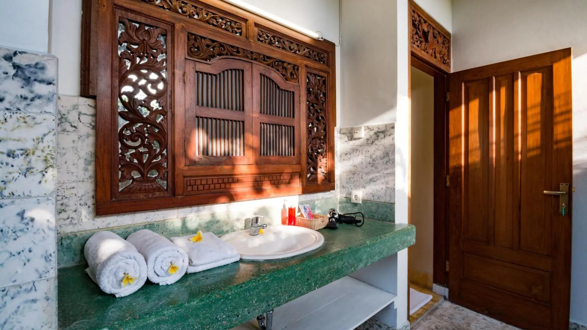 Bali Royal Heritage Villa Seminyak  Seminyak (Bali)